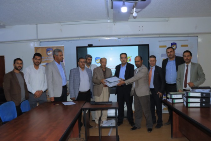 مجلس الاعتماد الأكاديمي يتسلم ملفات التقويم الذاتي لبرنامج الطب والجراحة بجامعة ٢١ سبتمبر