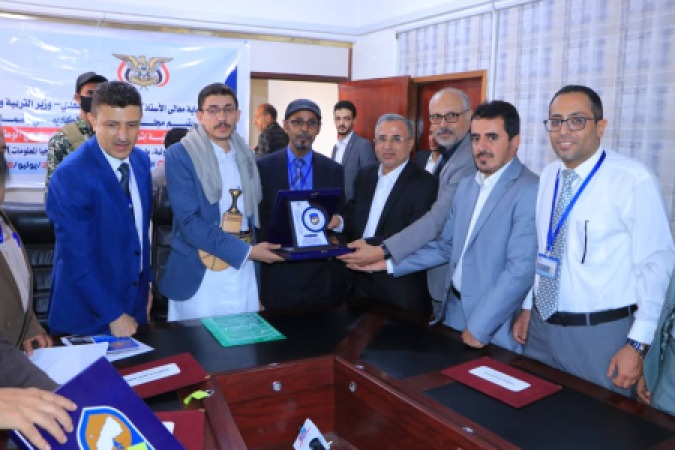 مجلس الاعتماد الأكاديمي يمنح شهادة الاعتماد الوطني الفضي المشروط لثلاثة برامج في الجامعة الإماراتية