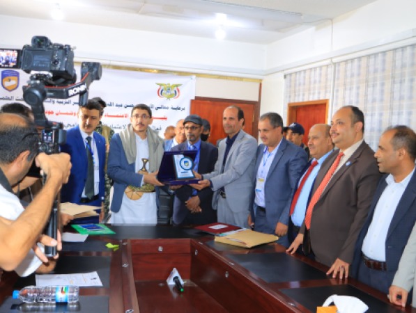 مجلس الاعتماد الأكاديمي يمنح شهادة الاعتماد الوطني الفضي المشروط لبرنامج الصيدلة بجامعة الناصر