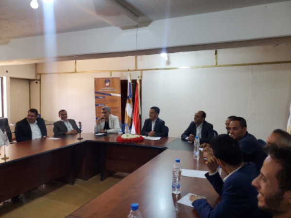 رئيس مجلس الاعتماد الأكاديمي يعقد اجتماعاً مع منتسبي الادارات العامة للمجلس لمناقشة الوضع الحالي وخطط المرحلة القادمة